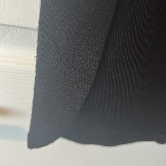 BUNDLE 3/$12 Sleeveless Black Tunic - Picture 4 of 5